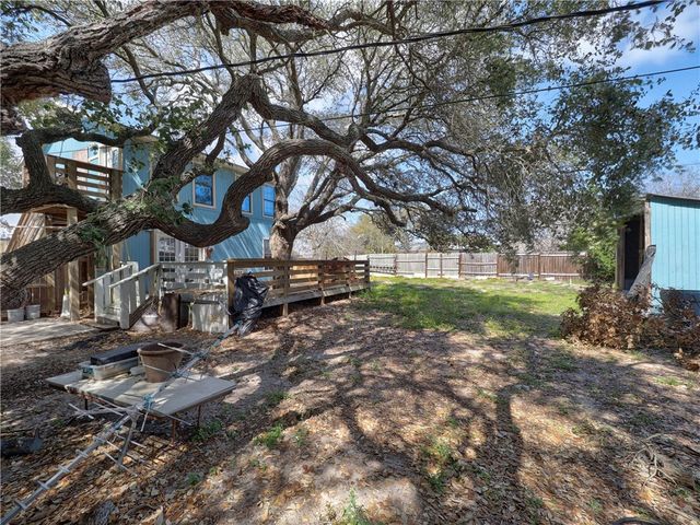 330 S Saunders St, Aransas Pass, TX 78336