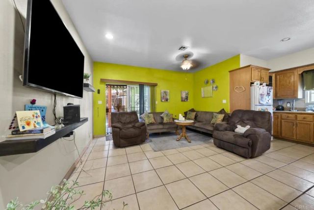 10520 California Avenue, South Gate, CA 90280