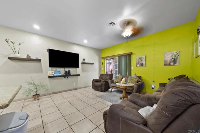 10520 California Avenue, South Gate, CA 90280