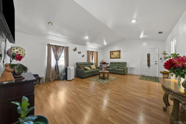 10520 California Avenue, South Gate, CA 90280