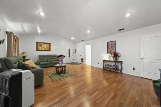 10520 California Avenue, South Gate, CA 90280