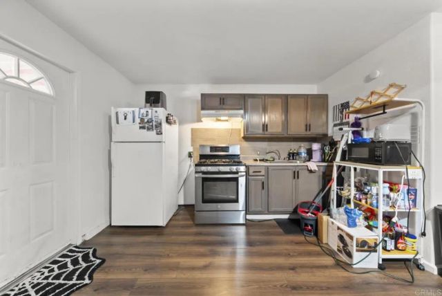 10520 California Avenue, South Gate, CA 90280