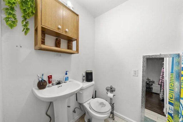10520 California Avenue, South Gate, CA 90280
