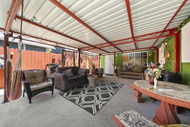 10520 California Avenue, South Gate, CA 90280