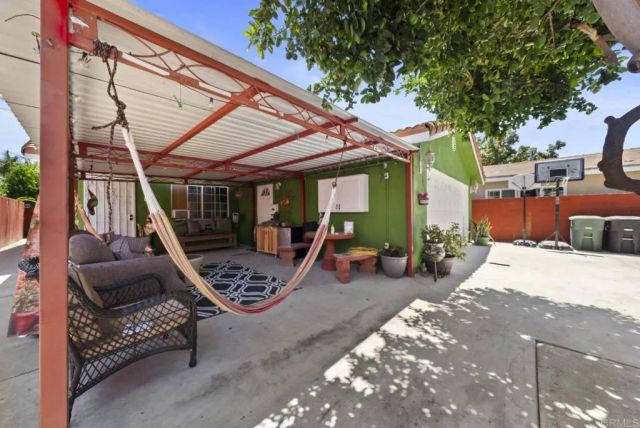 10520 California Avenue, South Gate, CA 90280