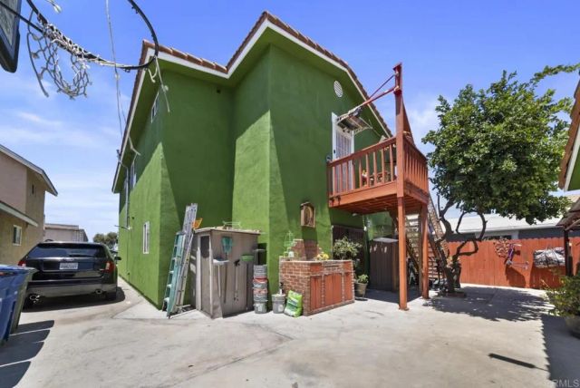 10520 California Avenue, South Gate, CA 90280