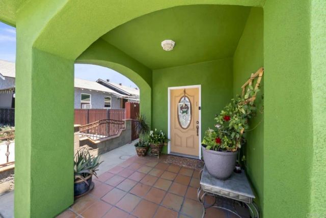 10520 California Avenue, South Gate, CA 90280