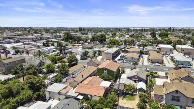 10520 California Avenue, South Gate, CA 90280