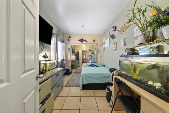 10520 California Avenue, South Gate, CA 90280