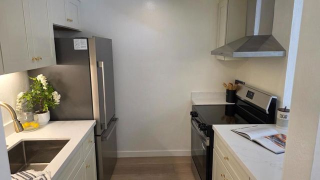 124 Flynn Avenue A, Mountain View, CA 94043