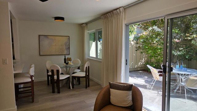 124 Flynn Avenue A, Mountain View, CA 94043