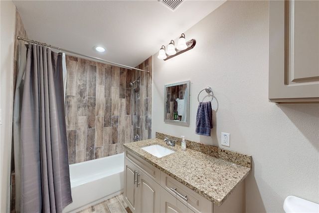 11846 Prairie Hill Drive, Hearne, TX 77859