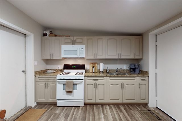 11846 Prairie Hill Drive, Hearne, TX 77859