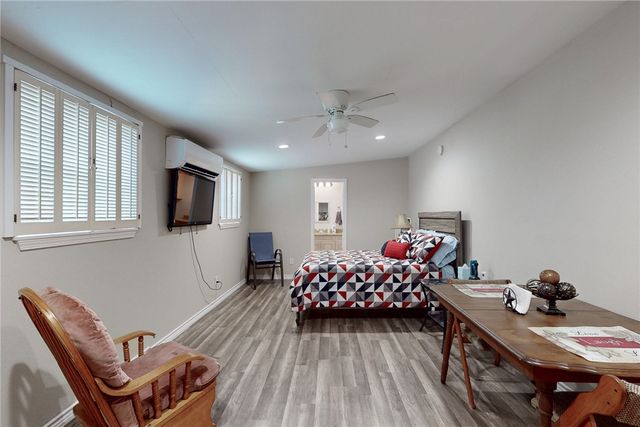 11846 Prairie Hill Drive, Hearne, TX 77859