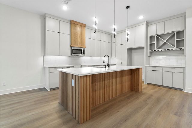 1611 Waweenoc Avenue, Dallas, TX 75216