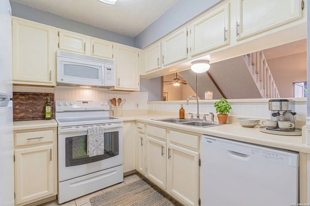 10527 Perrin Beitel Rd Apt C211, San Antonio, TX 78217