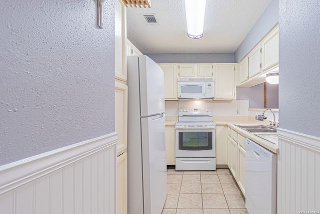 10527 Perrin Beitel Rd Apt C211, San Antonio, TX 78217