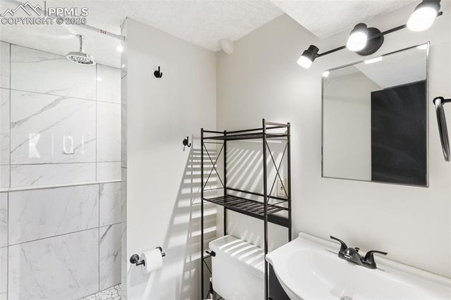 6635 Grand Valley Drive, Colorado Springs, CO 80911