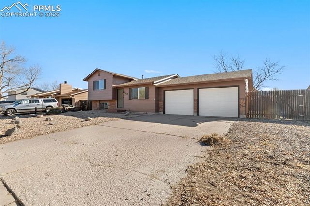 6635 Grand Valley Drive, Colorado Springs, CO 80911