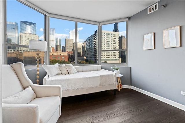 720 W RANDOLPH Street 503, Chicago, IL 60661