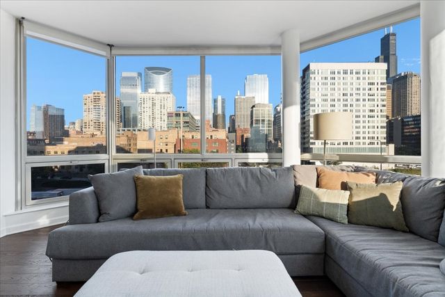 720 W RANDOLPH Street 503, Chicago, IL 60661