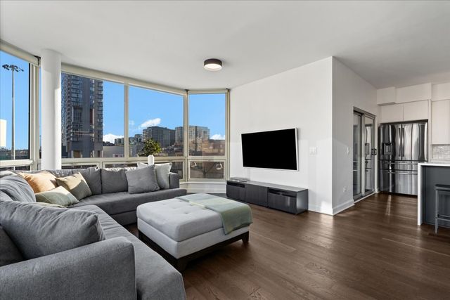 720 W RANDOLPH Street 503, Chicago, IL 60661