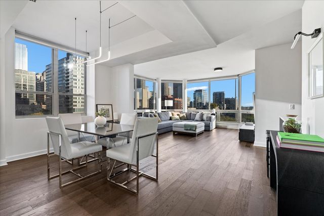 720 W RANDOLPH Street 503, Chicago, IL 60661