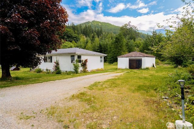 48224 Moen Road, Concrete, WA 98237