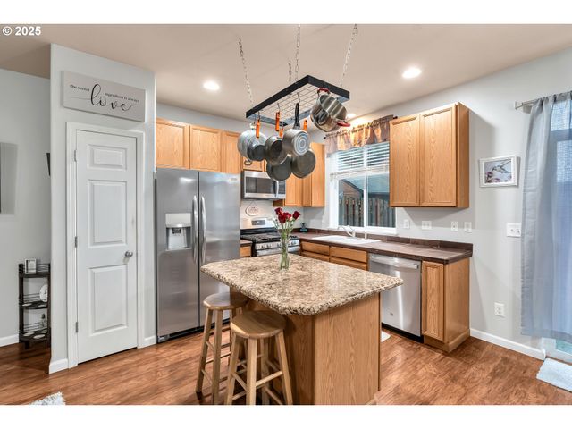 2705 Se 74TH Way, Hillsboro, OR 97123