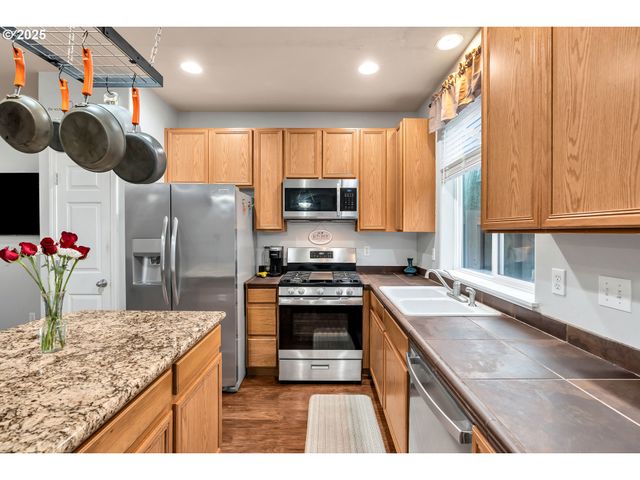 2705 Se 74TH Way, Hillsboro, OR 97123