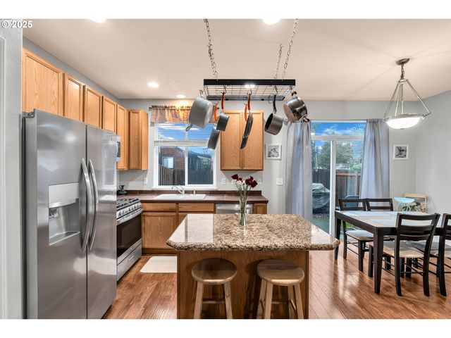 2705 Se 74TH Way, Hillsboro, OR 97123