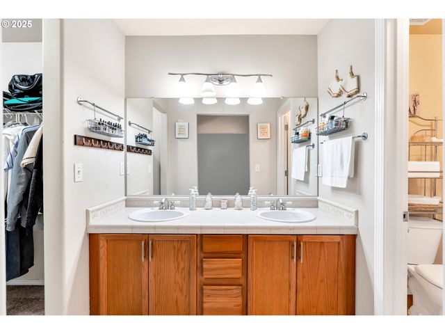 2705 Se 74TH Way, Hillsboro, OR 97123