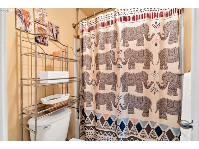 2705 Se 74TH Way, Hillsboro, OR 97123