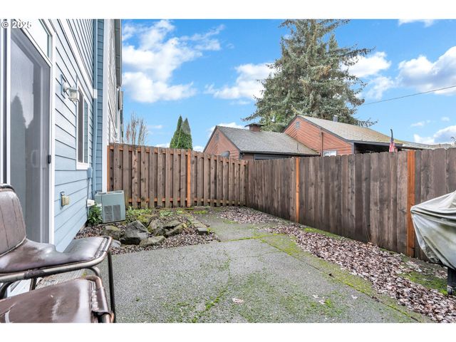 2705 Se 74TH Way, Hillsboro, OR 97123