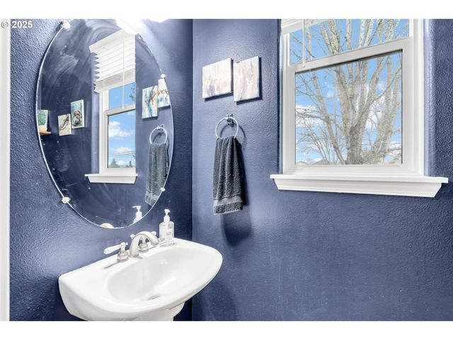 2705 Se 74TH Way, Hillsboro, OR 97123