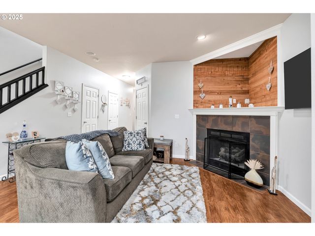 2705 Se 74TH Way, Hillsboro, OR 97123