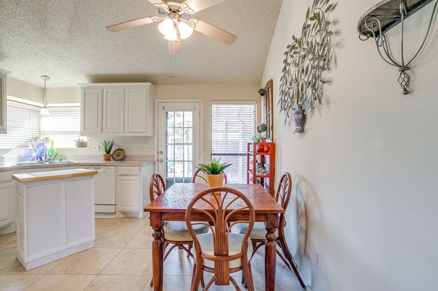 2428 Chestnut Way, Bedford, TX 76022