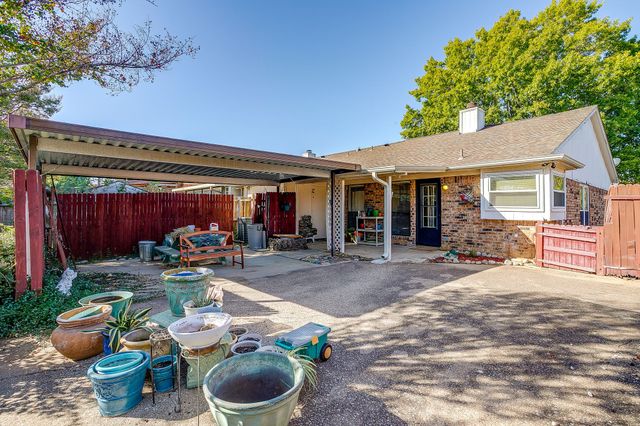 2428 Chestnut Way, Bedford, TX 76022