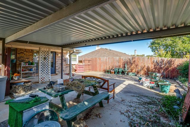 2428 Chestnut Way, Bedford, TX 76022