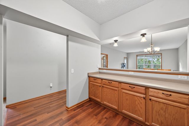 1099 Barclay Street, Saint Paul, MN 55106