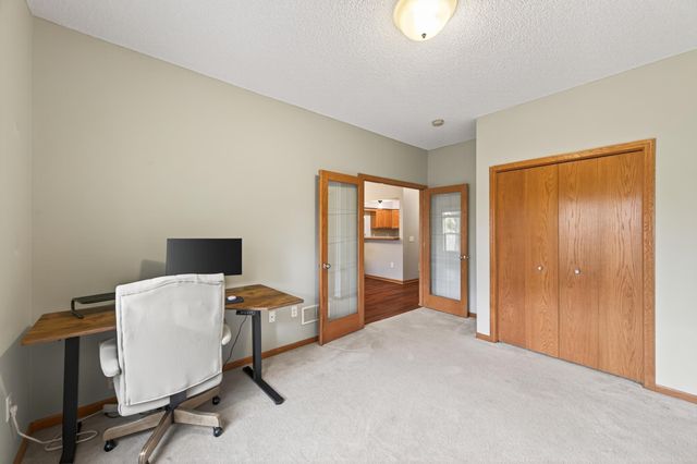 1099 Barclay Street, Saint Paul, MN 55106