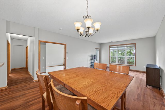 1099 Barclay Street, Saint Paul, MN 55106