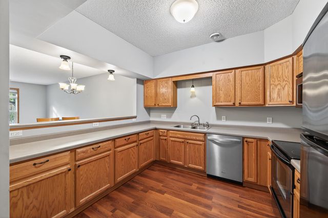 1099 Barclay Street, Saint Paul, MN 55106