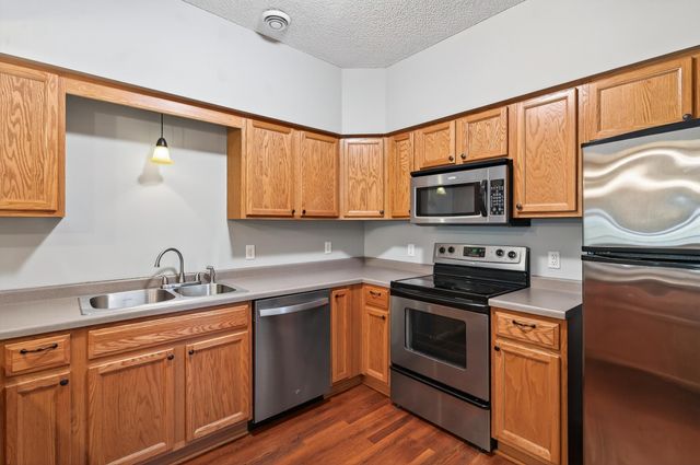 1099 Barclay Street, Saint Paul, MN 55106