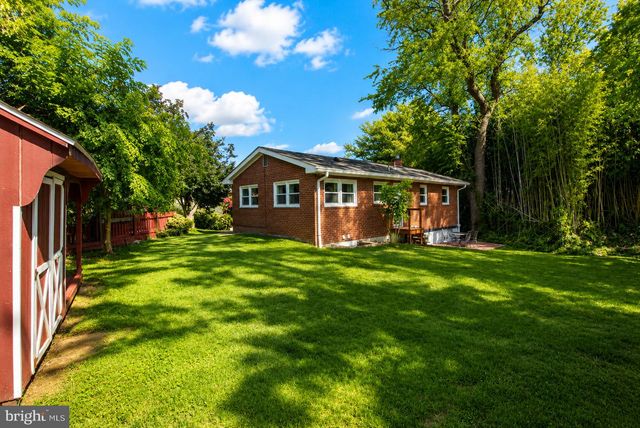 8808 LEONARD DR, Silver Spring, MD 20910