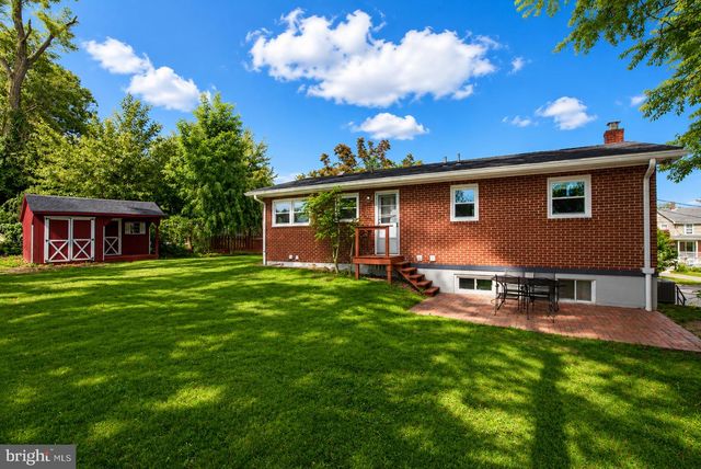 8808 LEONARD DR, Silver Spring, MD 20910