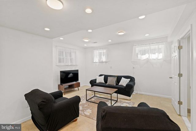 8808 LEONARD DR, Silver Spring, MD 20910