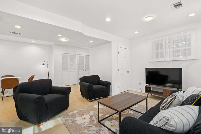 8808 LEONARD DR, Silver Spring, MD 20910