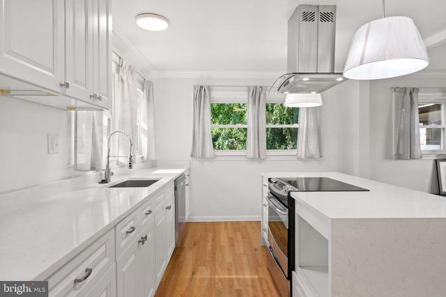8808 LEONARD DR, Silver Spring, MD 20910
