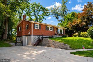 8808 LEONARD DR, Silver Spring, MD 20910